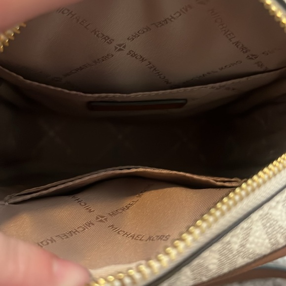 Michael Kors satchel purse - Picture 2 of 3